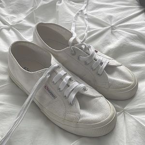 White Supergas size 38 EUC